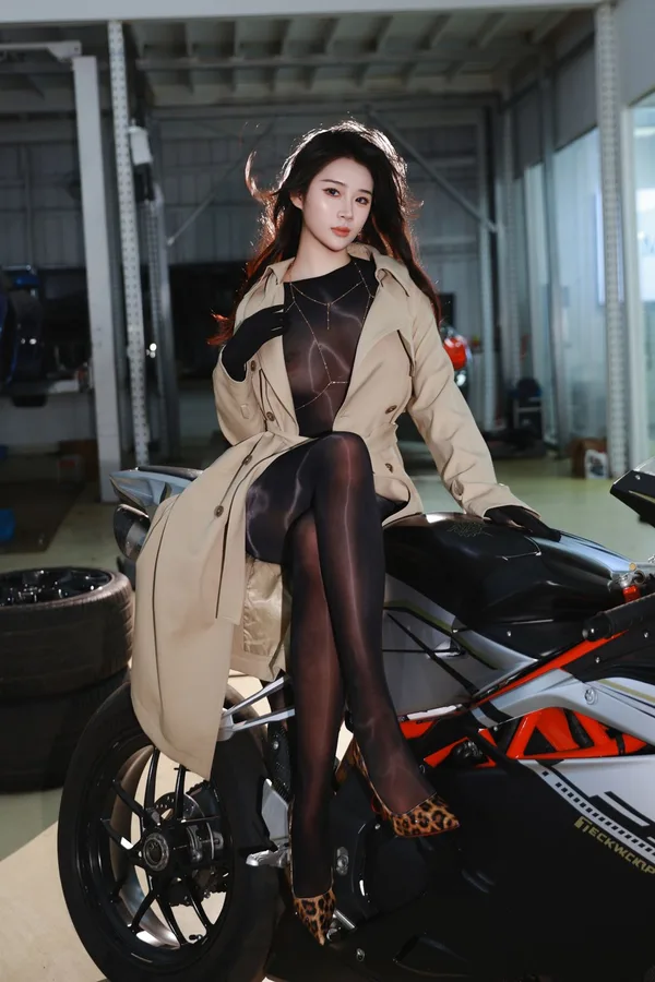 [�ڹ���ˮӡ] ���� ����Ů�� 127P